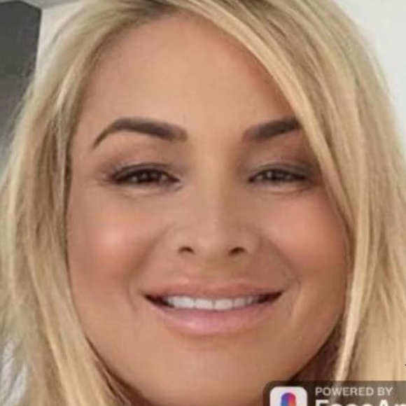 Meet your Posher, Selina - Picture 1 of 1